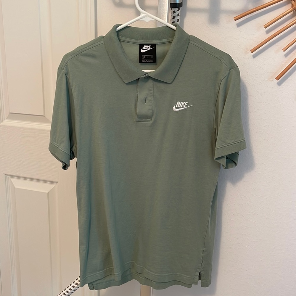 Men’s Nike Golf Shirt - Small